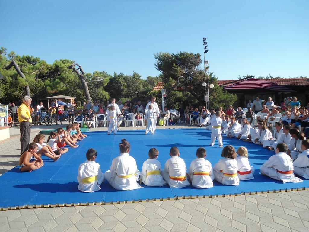 Le Esperidi Camping Ecoresort Marina Di Bibbona Exteriör bild