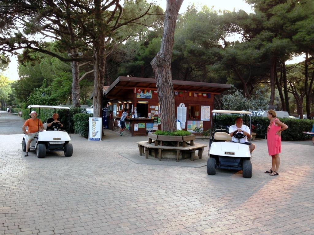 Le Esperidi Camping Ecoresort Marina Di Bibbona Exteriör bild