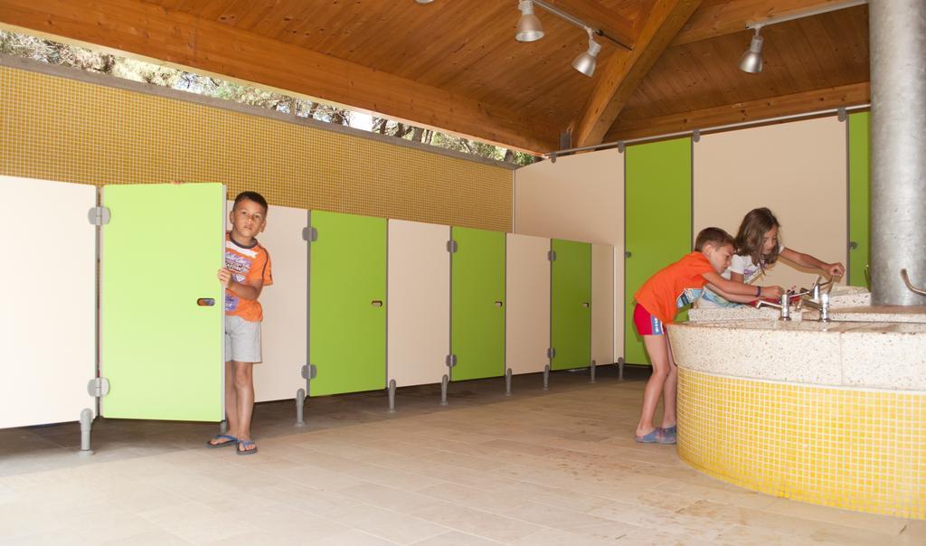 Le Esperidi Camping Ecoresort Marina Di Bibbona Exteriör bild